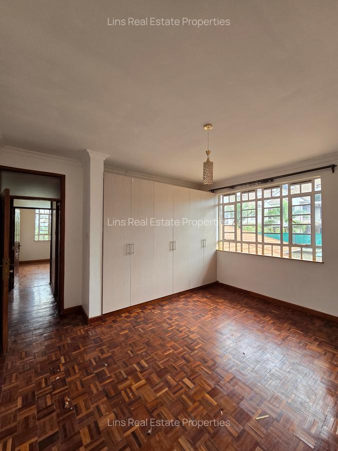 5 Bed House with En Suite in Runda - 8