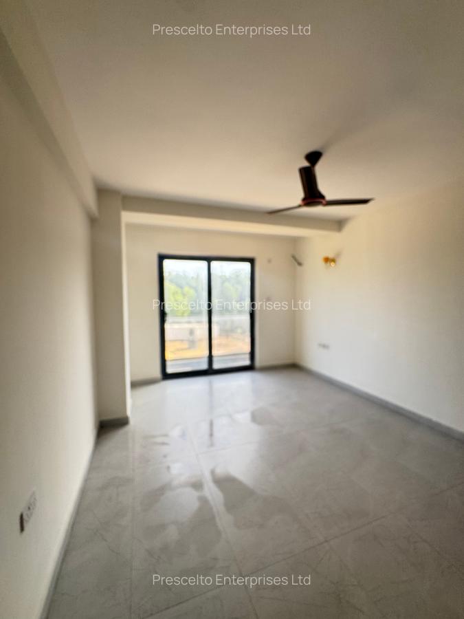 3 Bed Apartment with En Suite at Off Links Road - 13