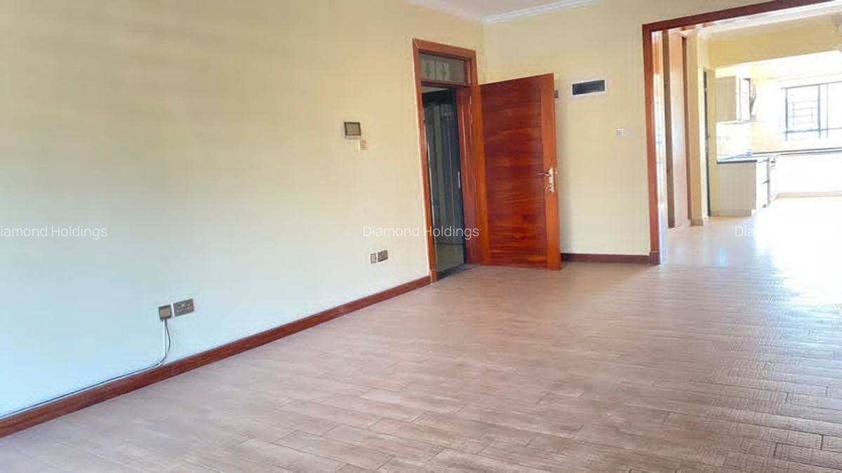 4 Bed Apartment with En Suite at Parklands - 5