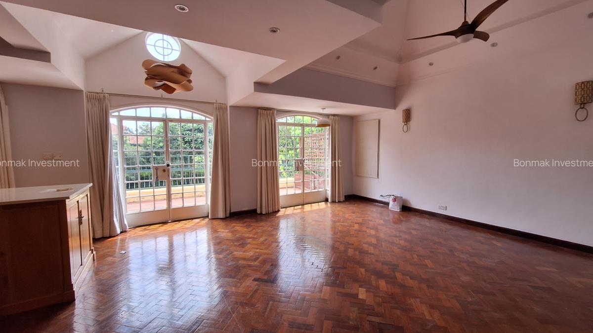 4 Bed Townhouse with En Suite at Old Runda - 9