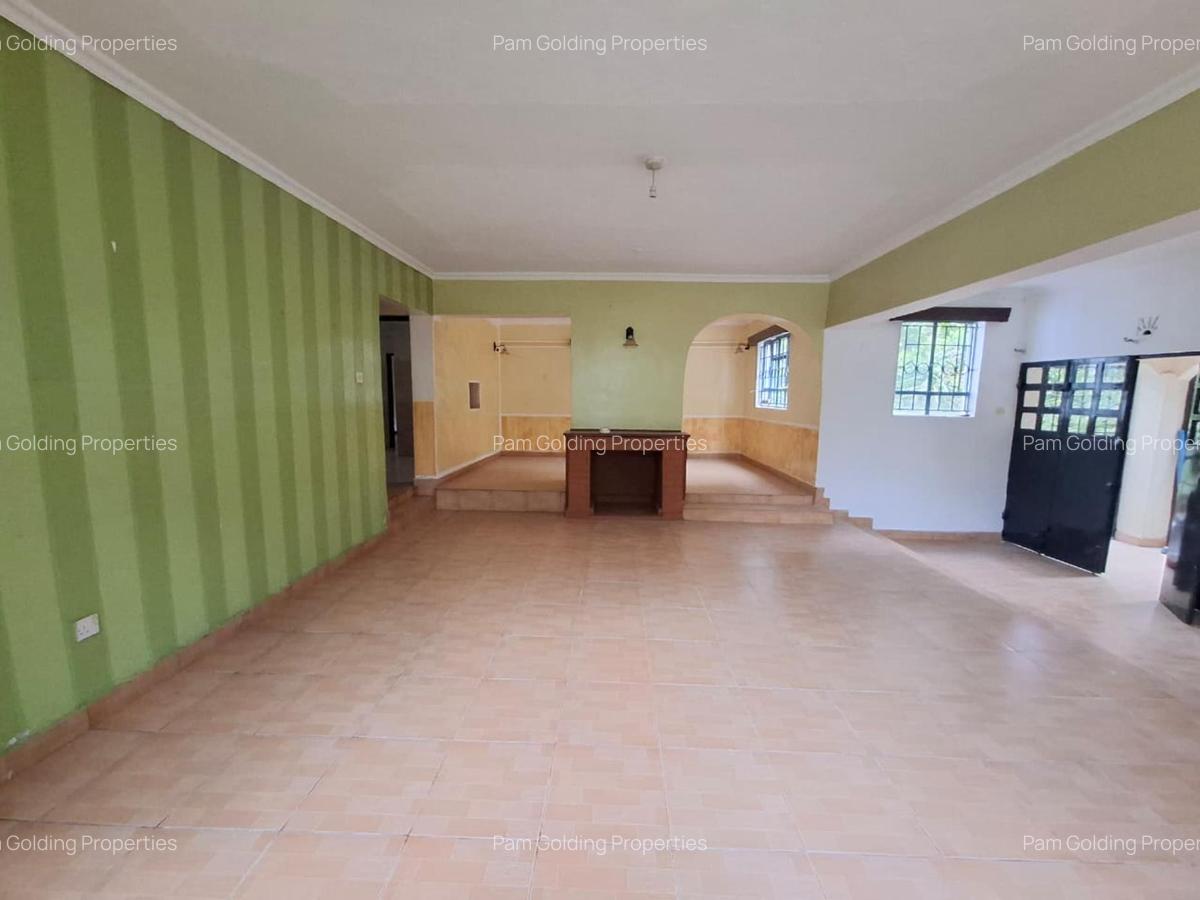 5 Bed House at Ridgeways Lane - 5