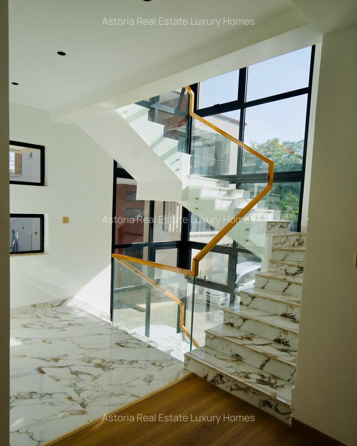 5 Bed Villa with En Suite at 2026-386 5 Bed - 14