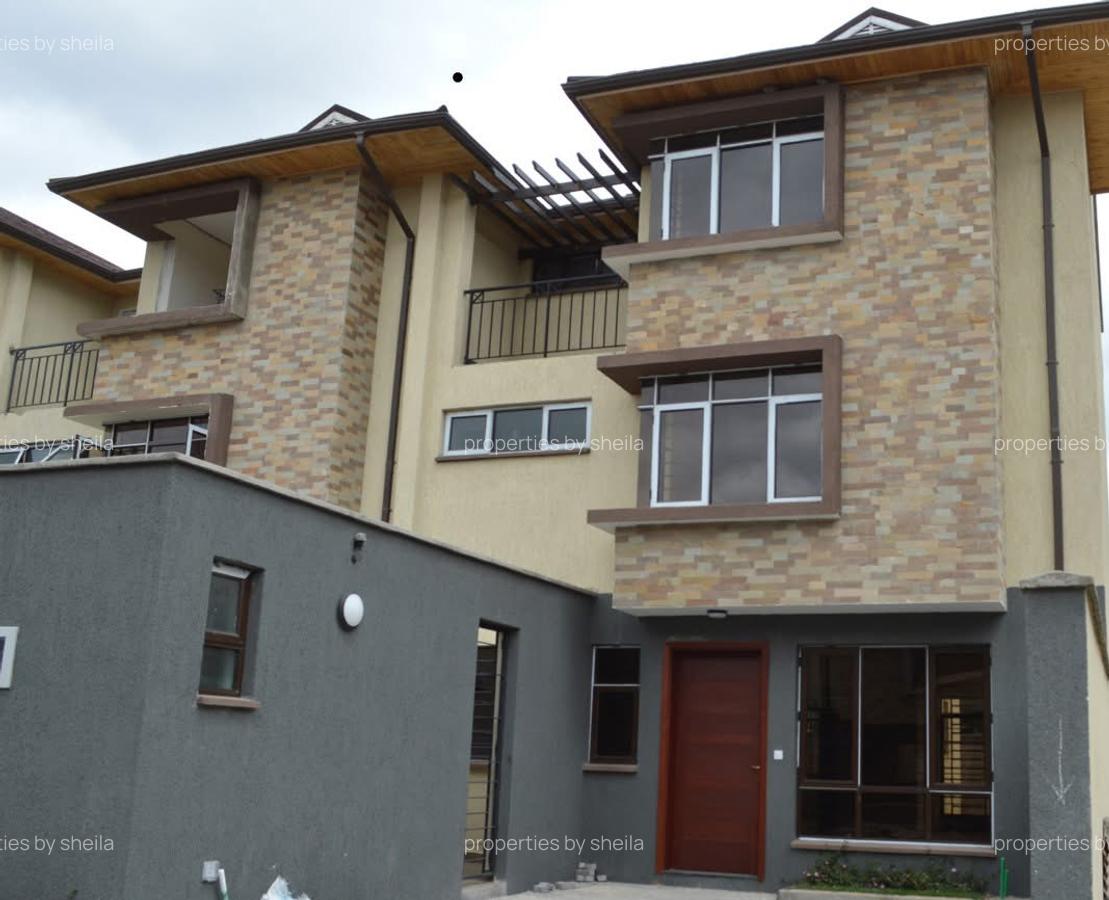 4 Bed Villa with En Suite in Katani - 1