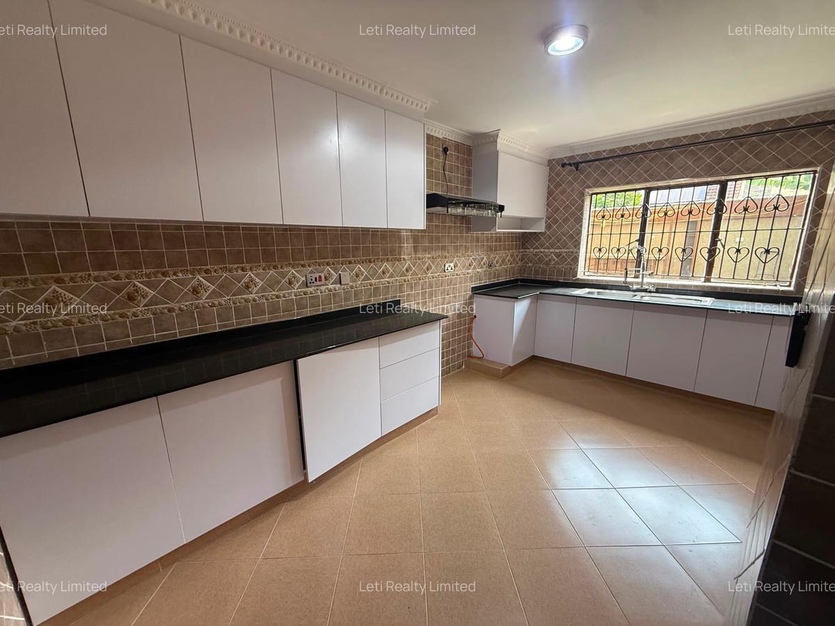 4 Bed Townhouse with En Suite in Kilimani - 12