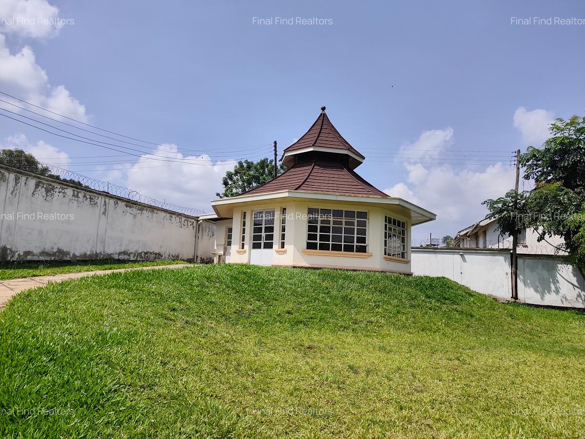 5 Bed House with En Suite in Loresho - 19