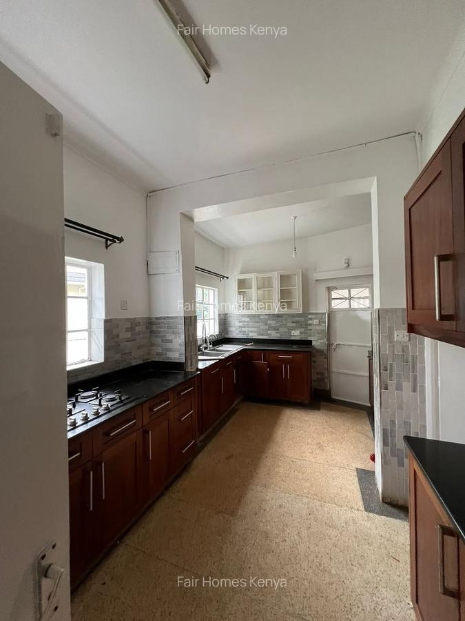 3 Bed House with En Suite at Lavington Green - 15