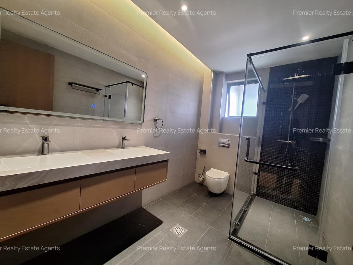 2 Bed Apartment with En Suite at Windsor - 4