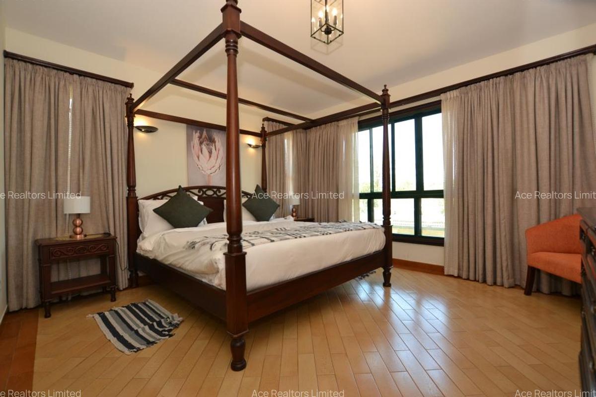 3 Bed Townhouse with En Suite at Grevellia Groove - 14