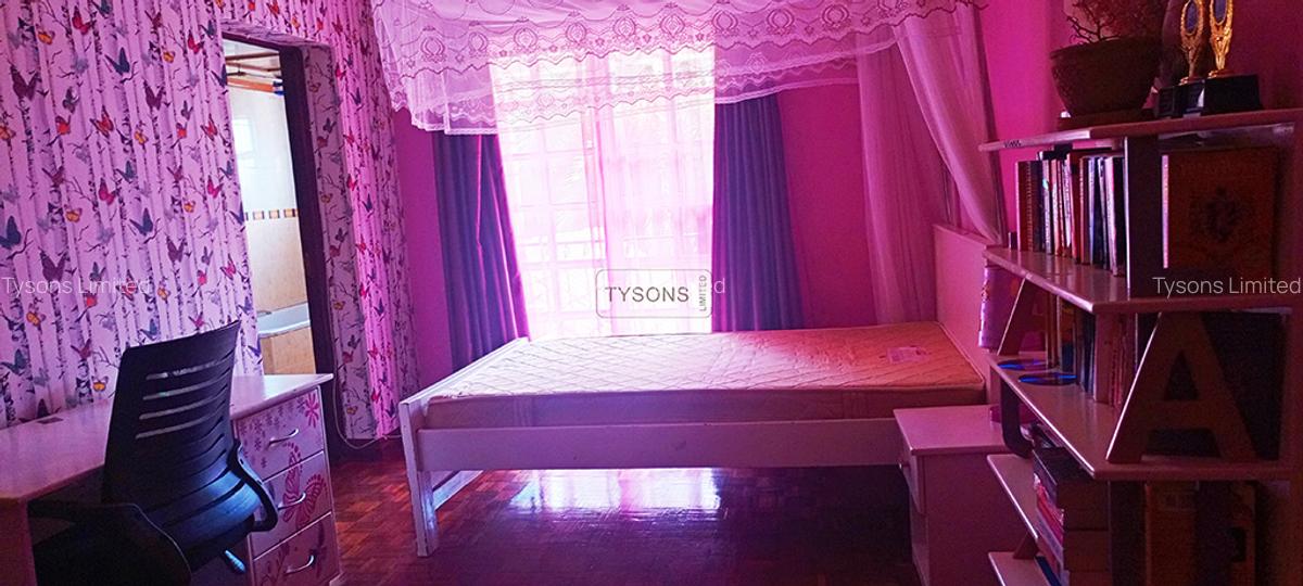 4 Bed House with En Suite in Lavington - 5