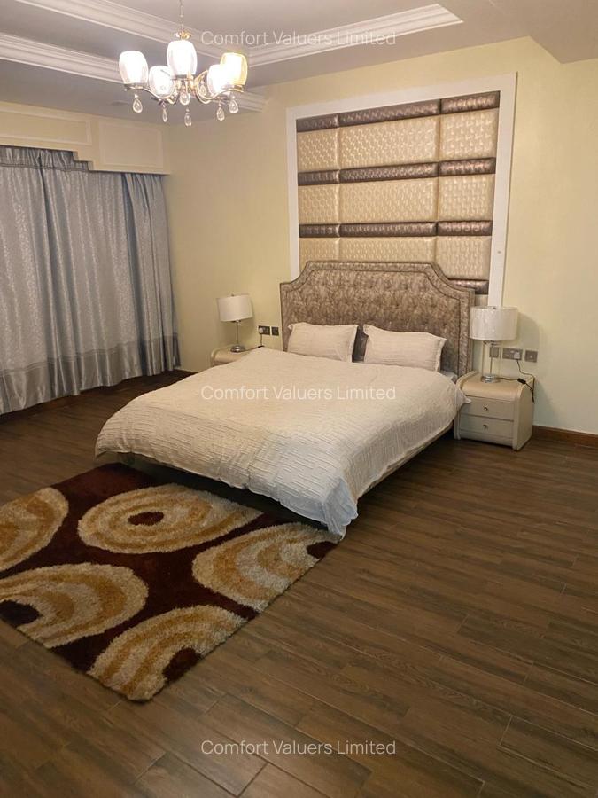 Serviced 4 Bed Apartment with En Suite at Hurlinghurm - 11