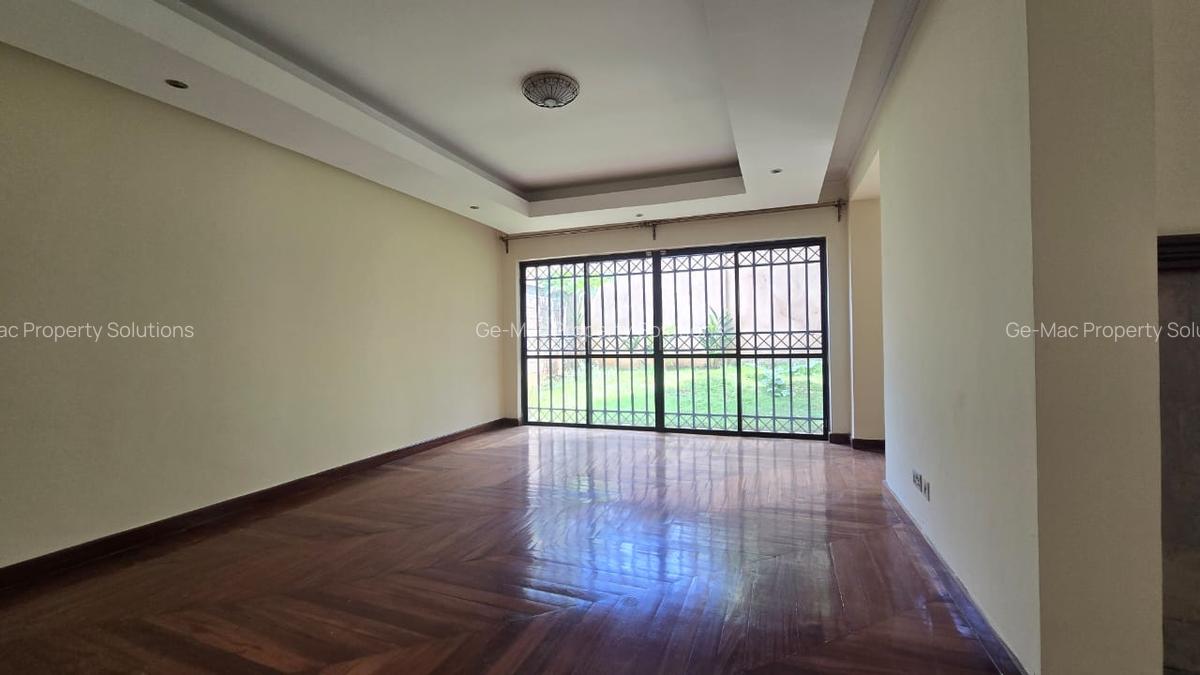 5 Bed Townhouse with En Suite in Lavington - 11