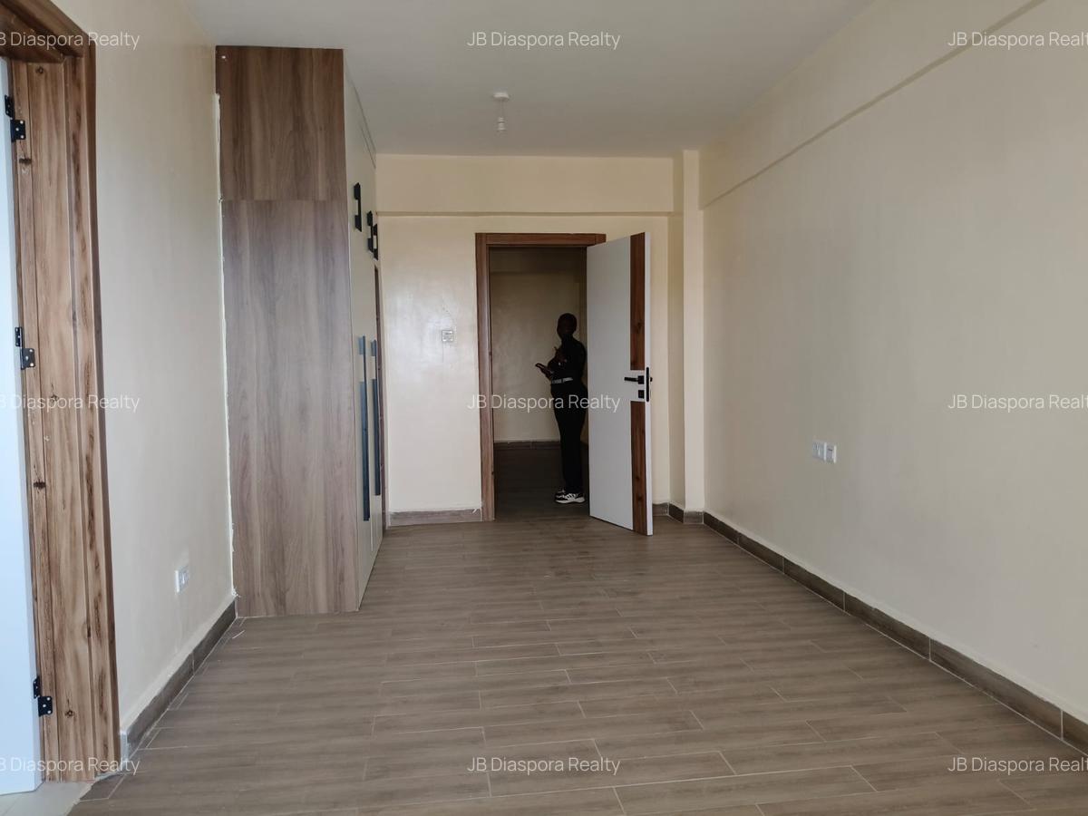 4 Bed Apartment with En Suite at 6Th Parklands - 13