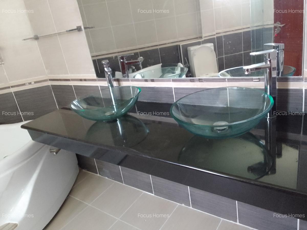 4 Bed Townhouse with En Suite in Lavington - 7