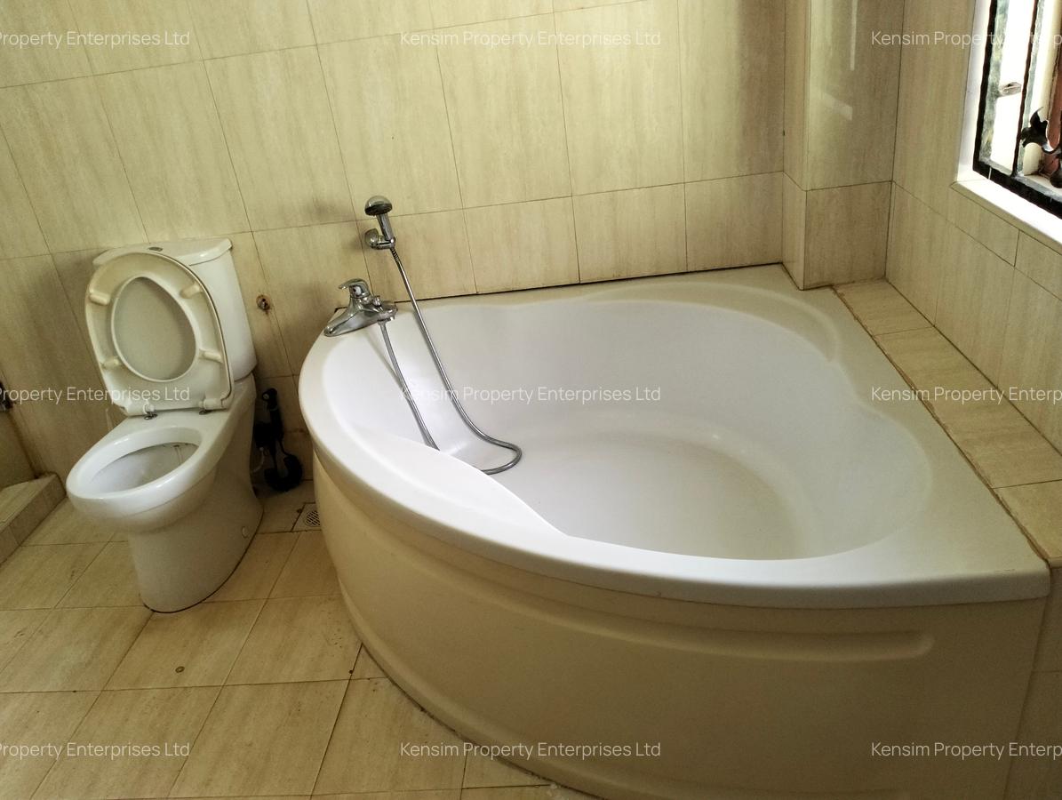 5 Bed Townhouse with En Suite in Runda - 16