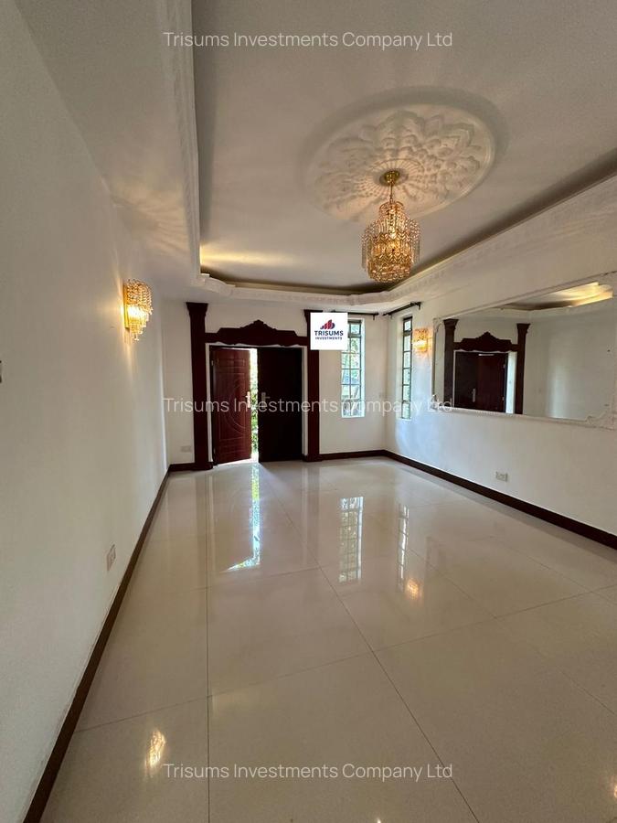 6 Bed House with En Suite in Nyari - 2