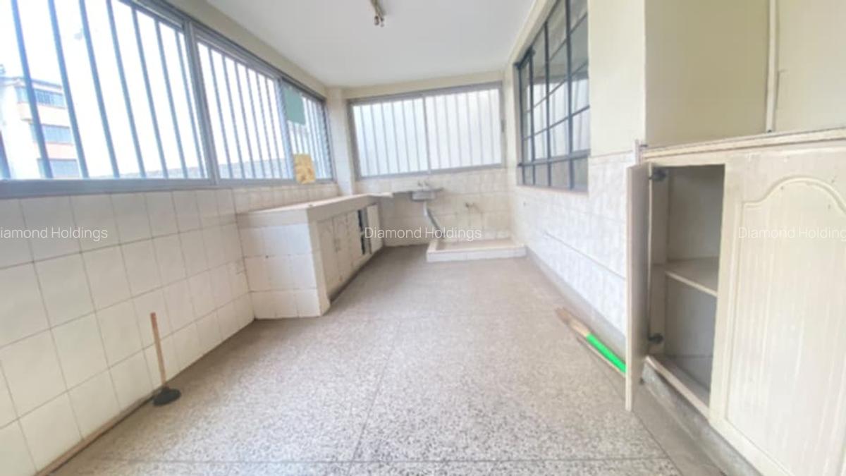4 Bed Apartment with En Suite at Parklands - 6