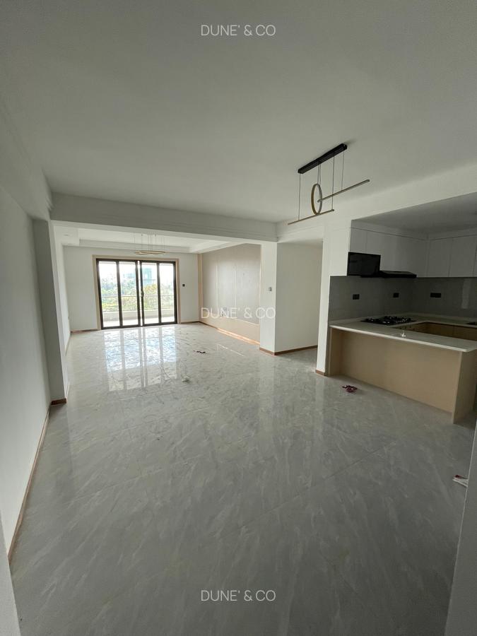 3 Bed Apartment with En Suite in Riverside - 4