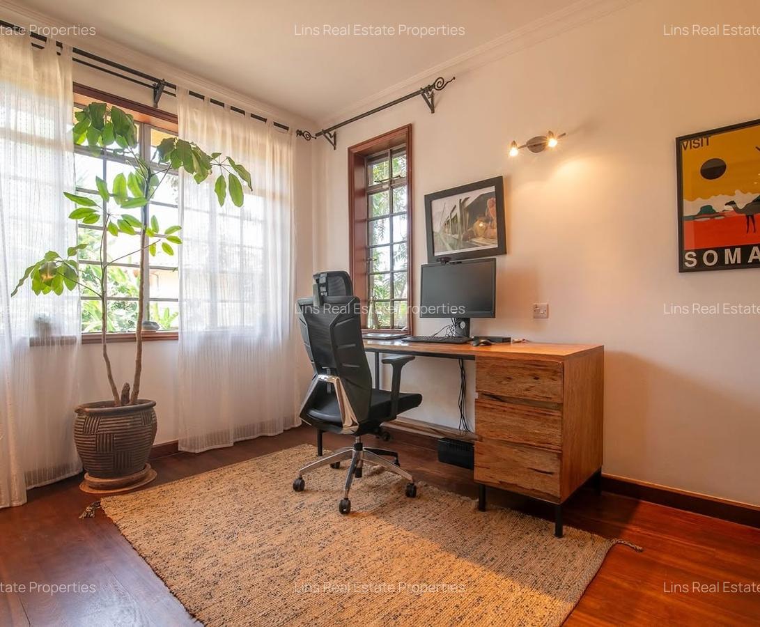5 Bed House with En Suite in Loresho - 5