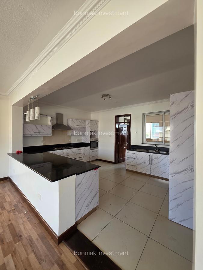 4 Bed Apartment with En Suite at Brookside Drive - 16