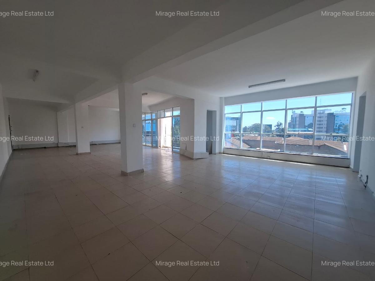 1,360 ft² Office with Service Charge Included in Westlands Area - 4