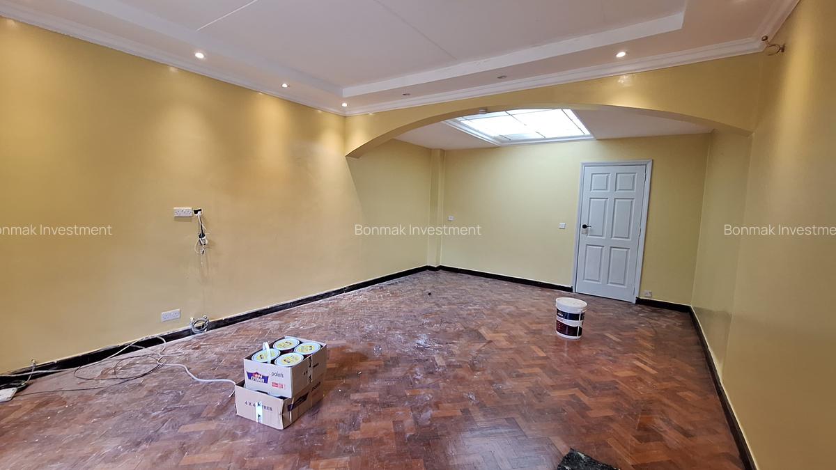 4 Bed Townhouse with En Suite at Old Runda - 15