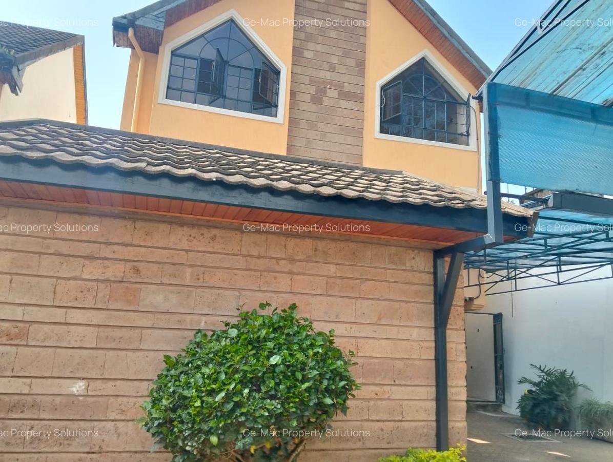 5 Bed House with En Suite in Lavington - 5