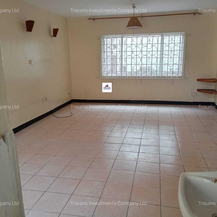 3 Bed Townhouse with En Suite in Parklands - 2
