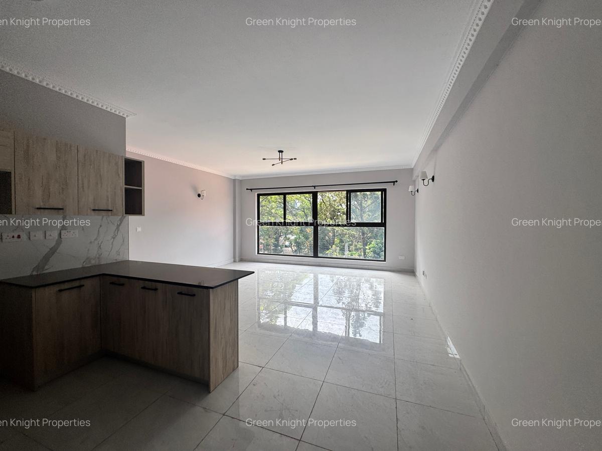 Serviced 2 Bed Apartment with En Suite in Brookside - 2