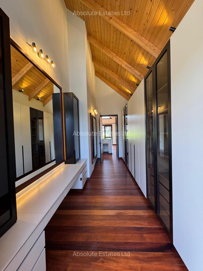 4 Bed Villa with Swimming Pool in Runda - 9