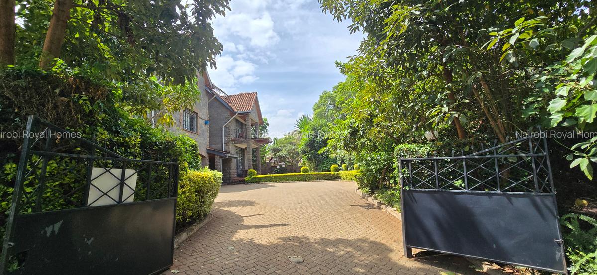 5 Bed Townhouse with En Suite at Convent Drive - 1