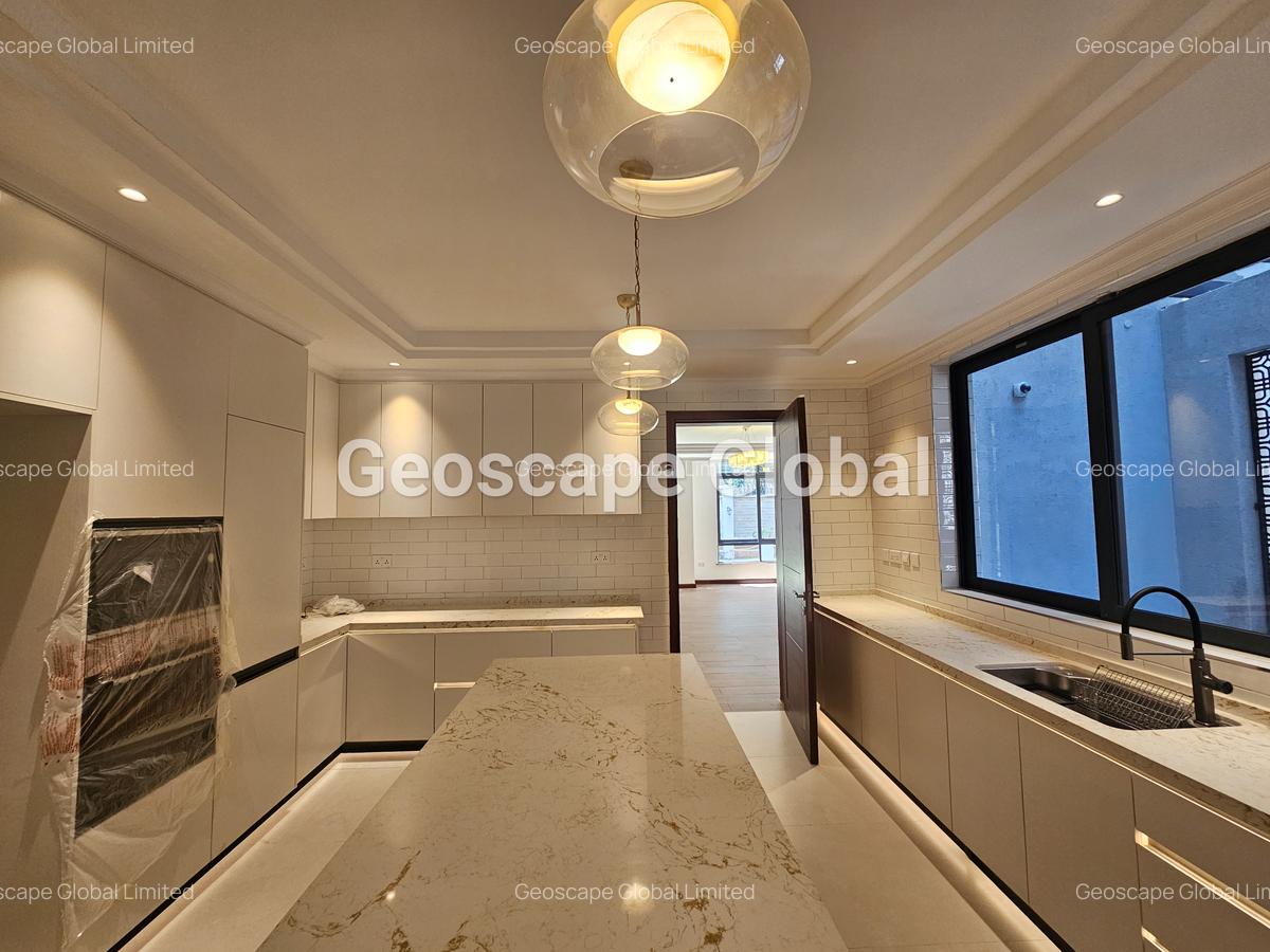 5 Bed Townhouse with En Suite in Lavington - 7