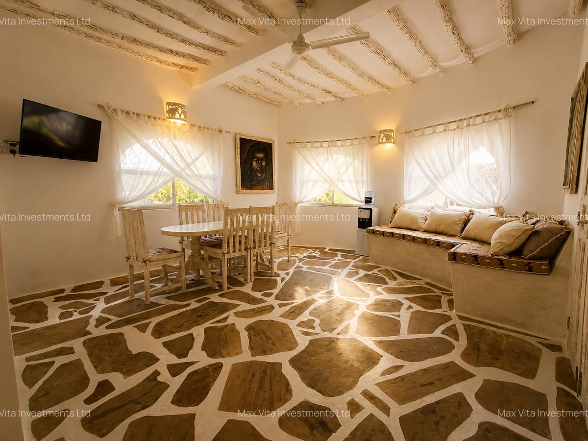 6 Bed Villa with En Suite in Watamu - 6