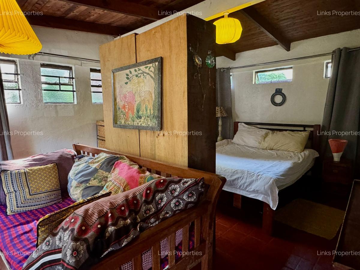 1 Bed House with En Suite at Karen Hardy - 11
