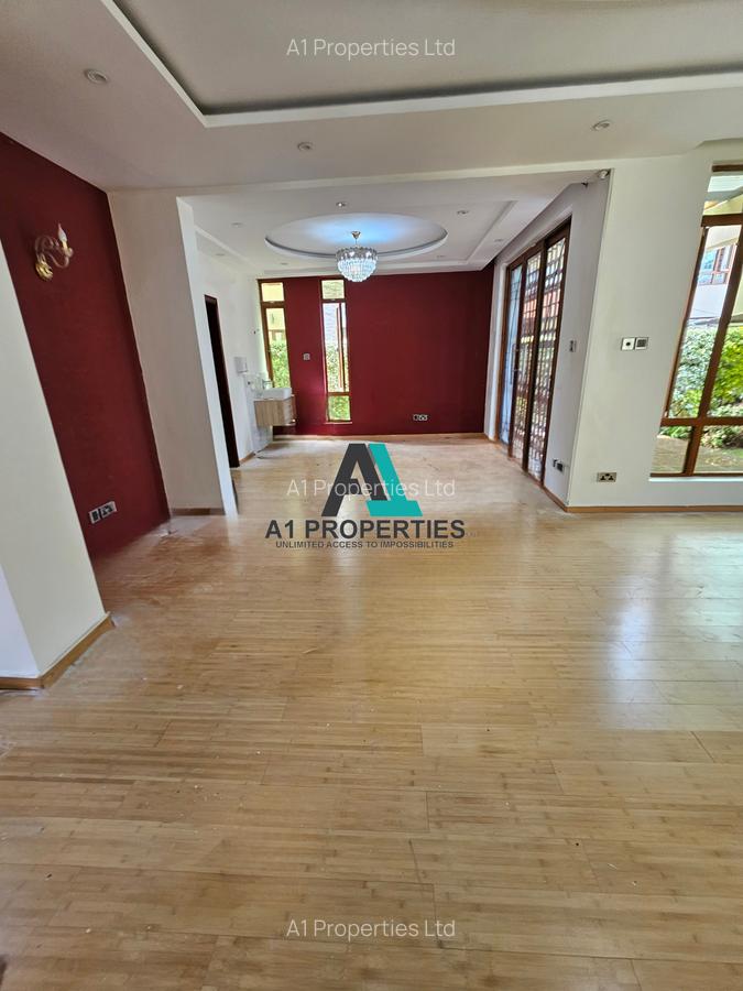5 Bed Townhouse with En Suite in Lavington - 4
