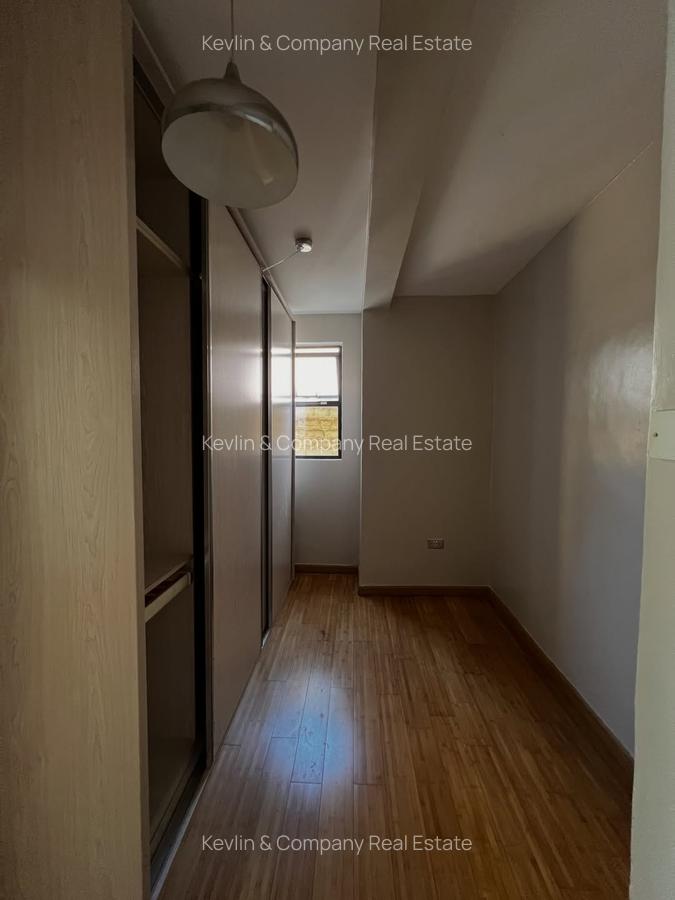 5 Bed Townhouse with En Suite in Lavington - 11