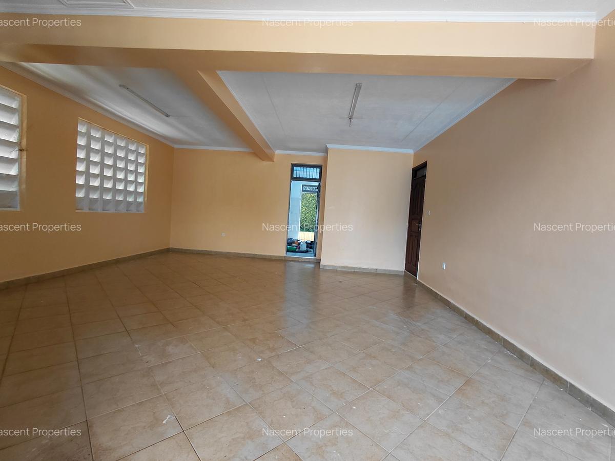5 Bed House with En Suite in Runda - 4