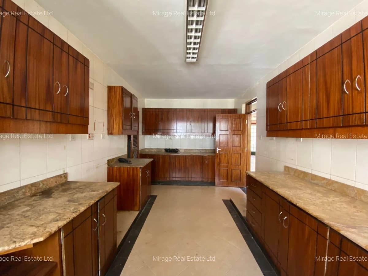 3 Bed Apartment with Swimming Pool in Kileleshwa - 18