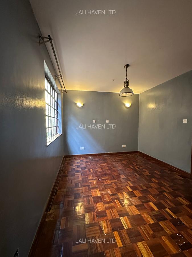 5 Bed Townhouse with En Suite in Kileleshwa - 12