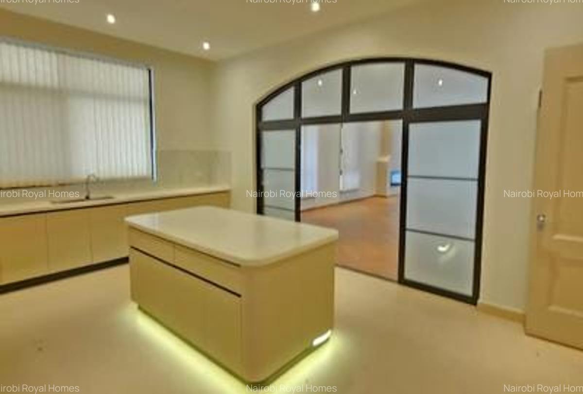 5 Bed Townhouse with En Suite at Lavington Green - 6