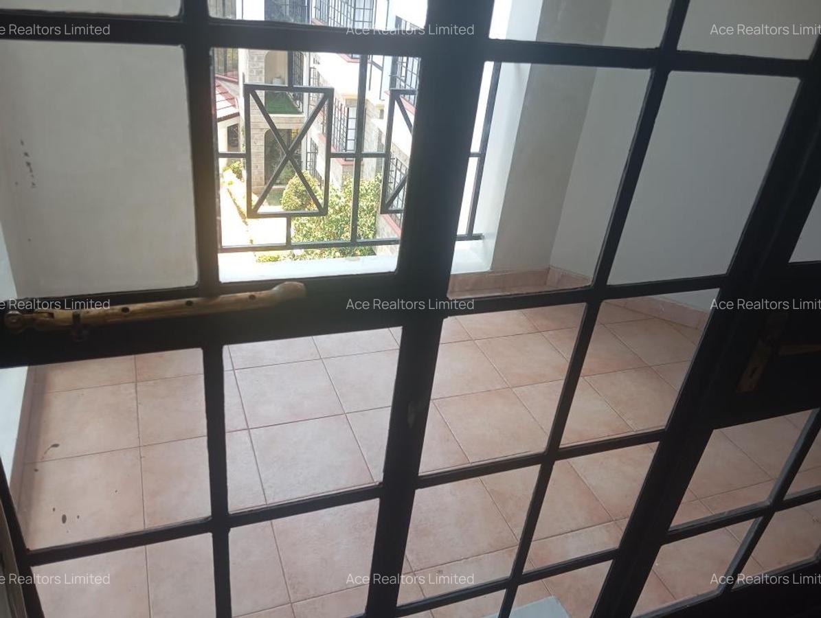 3 Bed Apartment with En Suite at Valley Arcade - 8