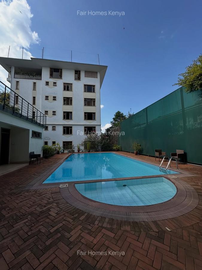 3 Bed Apartment with En Suite at Riverside Drive - 12