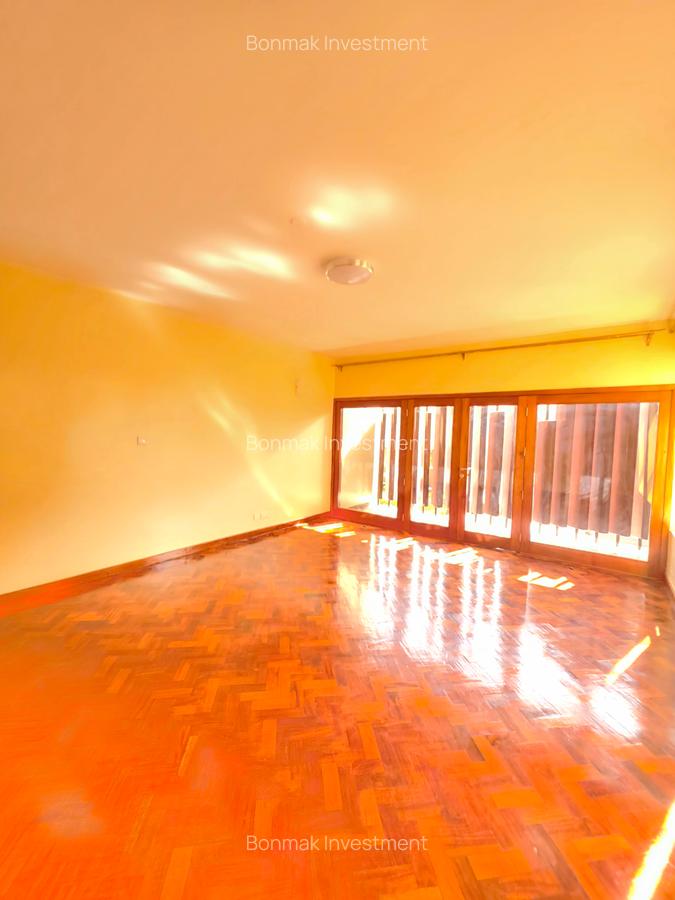 5 Bed Townhouse with En Suite at Lavington Green - 10