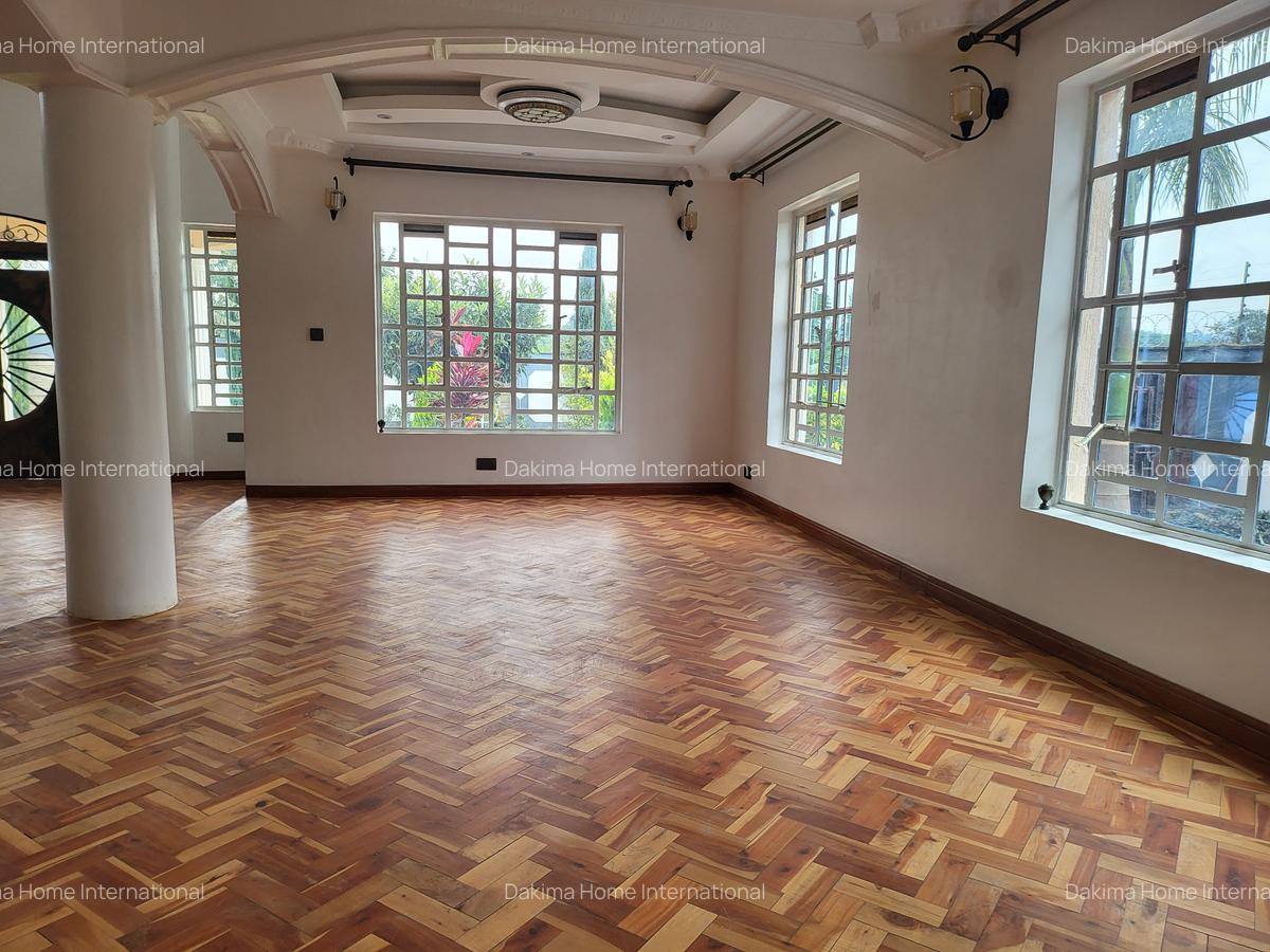 5 Bed House with En Suite in Runda - 6