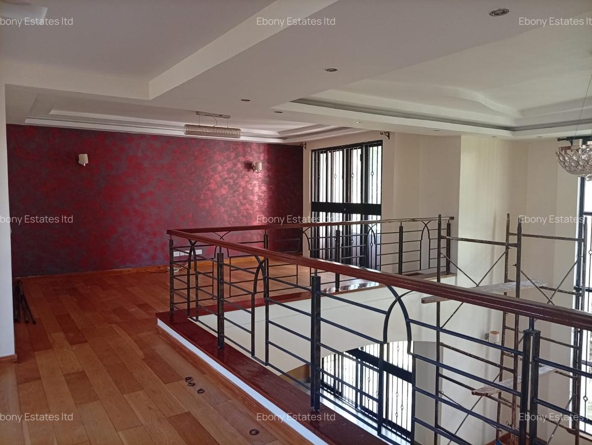 5 Bed Townhouse with En Suite in Lavington - 10