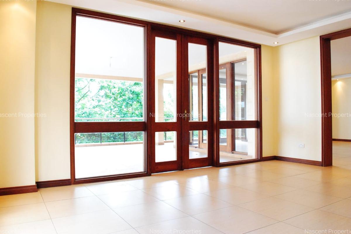 3 Bed Apartment with En Suite in Riverside - 12