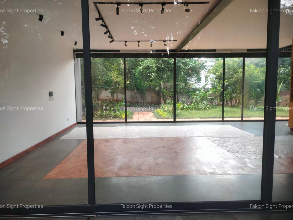 4 Bed Townhouse with Garden at Easy Access To Peponi Road And Few Minutes Drive To Gigiri Un Headquarters - 17