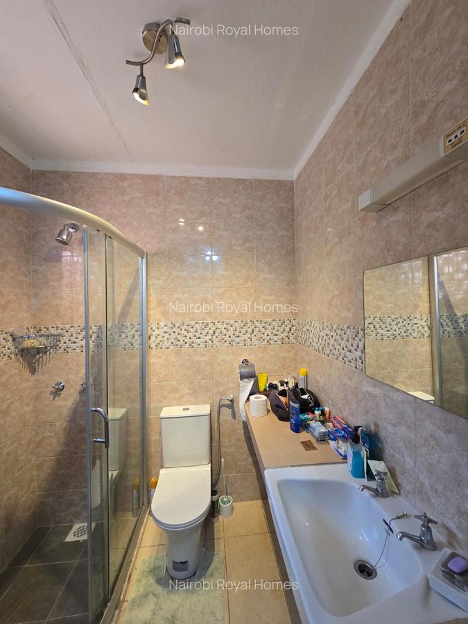 4 Bed House with En Suite at Loresho Road - 8