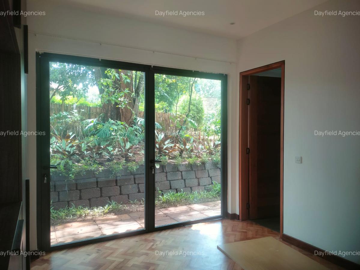 4 Bed House with En Suite at Hill View - 11