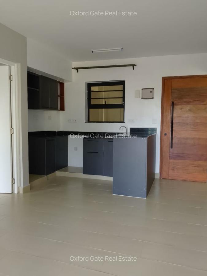 Serviced 2 Bed Apartment with En Suite at Kirawa Road - 3