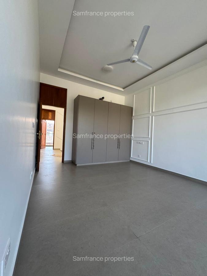 4 Bed Townhouse with En Suite at Lakers Road - 10